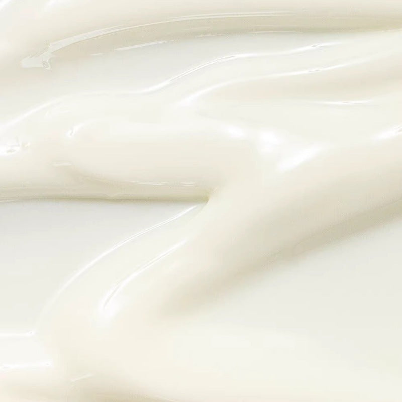 Dermatologist seal confirming broad‑spectrum protection and whitening efficacy for all skin types.